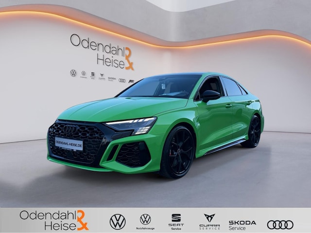 Audi RS3 Quattro S-Tronic Sedan