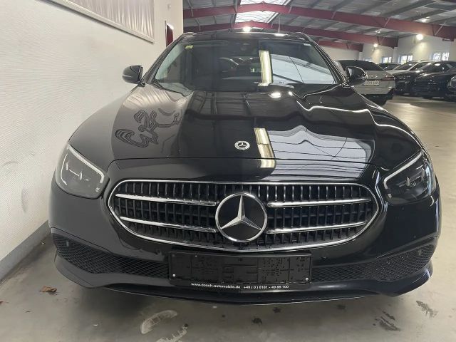 Mercedes-Benz E 200 AVANTGARDE E 200 d