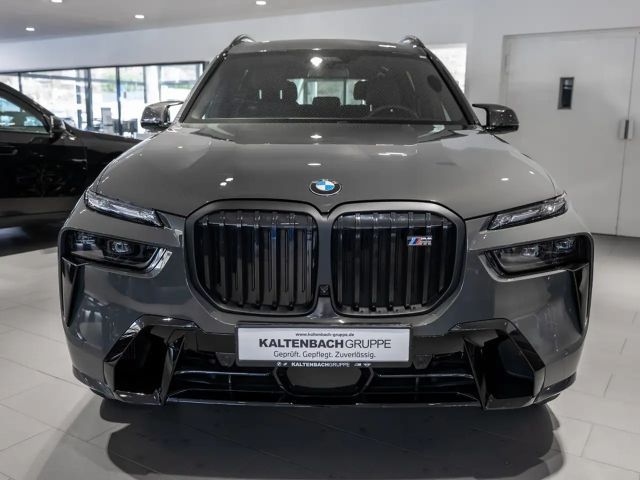 BMW X7 M 60i FACEL. PANO AHK HUD 360° LED STANDHZ