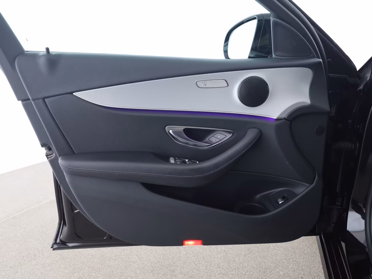 Mercedes-Benz E 220 AVANTGARDE E 220 d Estate