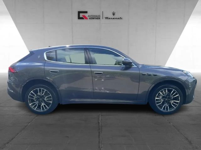 Maserati Grecale MY25 - 300PS - AWD - PANO - LED