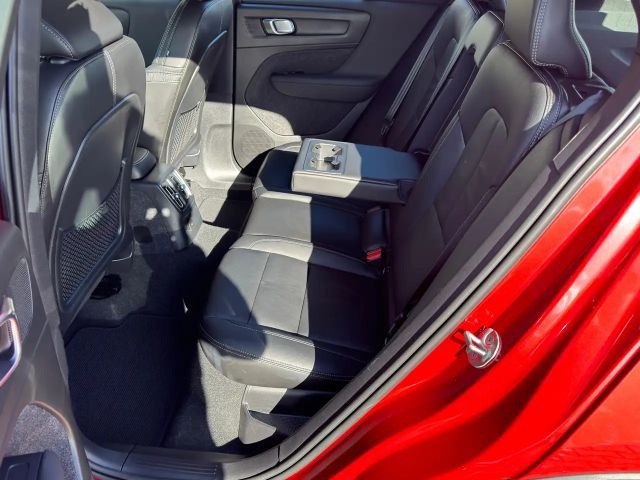 Volvo XC40 Dark Plus T5