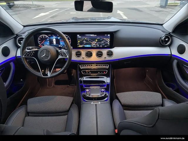 Mercedes-Benz E 200 E 200 d Sedan