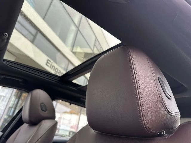 BMW 330 330e M-Sport xDrive