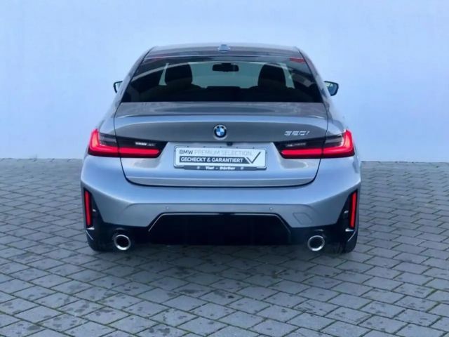 BMW 320 320i M-Sport Sedan