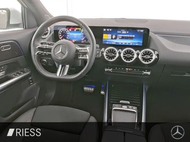 Mercedes-Benz GLA 200 ACC AUT Kam. KeyLess KlimaA LED LM PDC