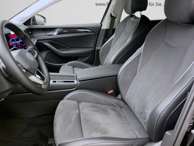 Volkswagen Passat 1.5 eTSI Business DSG Variant