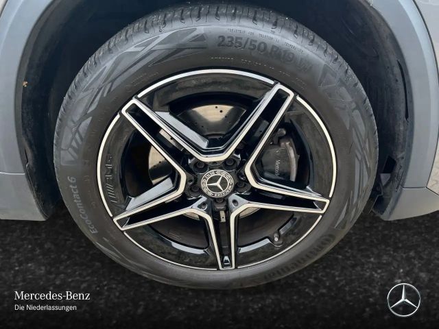 Mercedes-Benz GLA 220 4MATIC AMG Line GLA 220 d