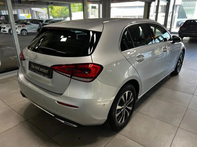 Mercedes-Benz A 180 Progressive