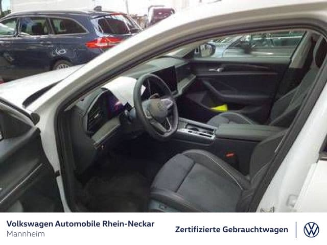 Volkswagen Passat 1.5 eTSI Business DSG Variant
