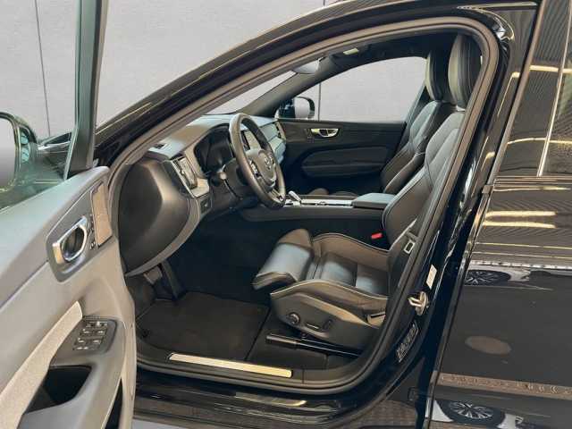 Volvo XC60 Dark Plus