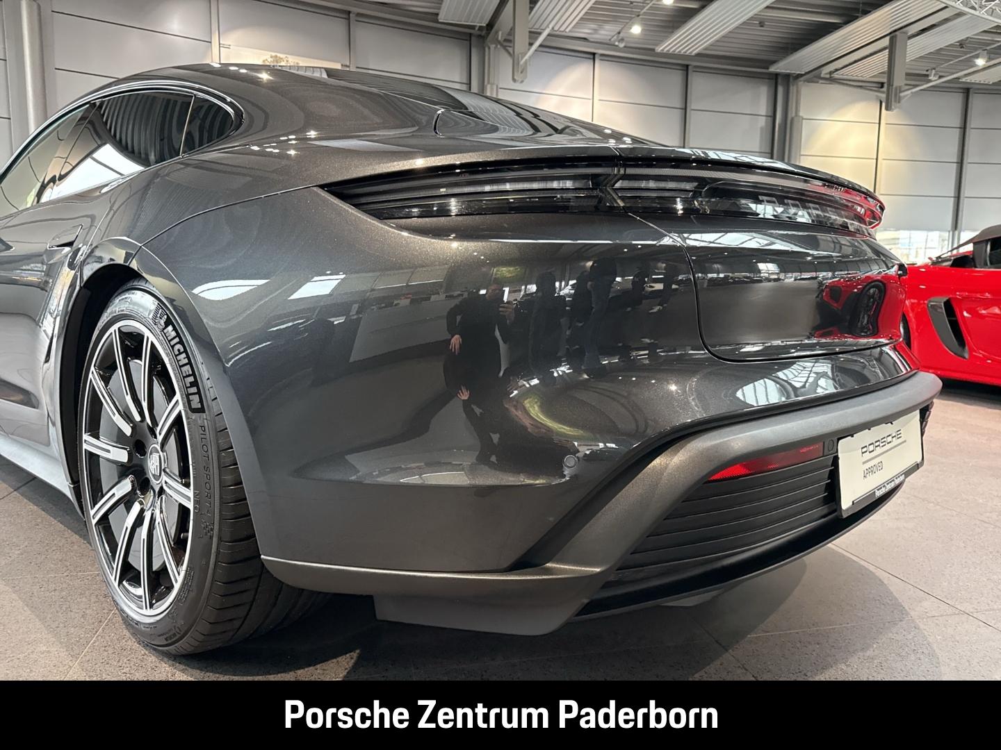 Porsche Taycan InnoDrive Head-Up Luftfederung 20-Zoll