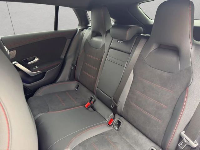 Mercedes-Benz CLA 180 CLA