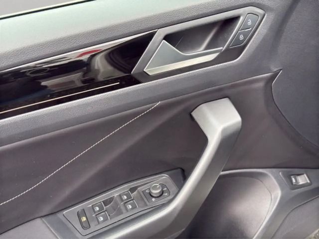 Volkswagen T-Roc 1.5 TSI DSG R-Line