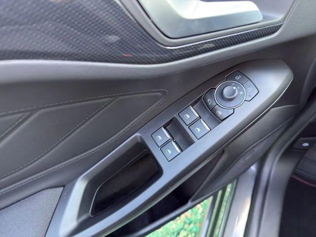 Ford Focus EcoBoost ST Line Wagon