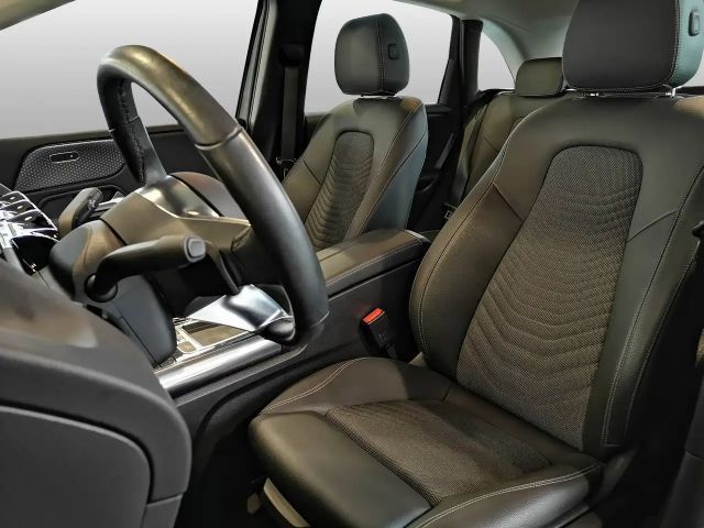 Mercedes-Benz B 180 Progressive Sedan