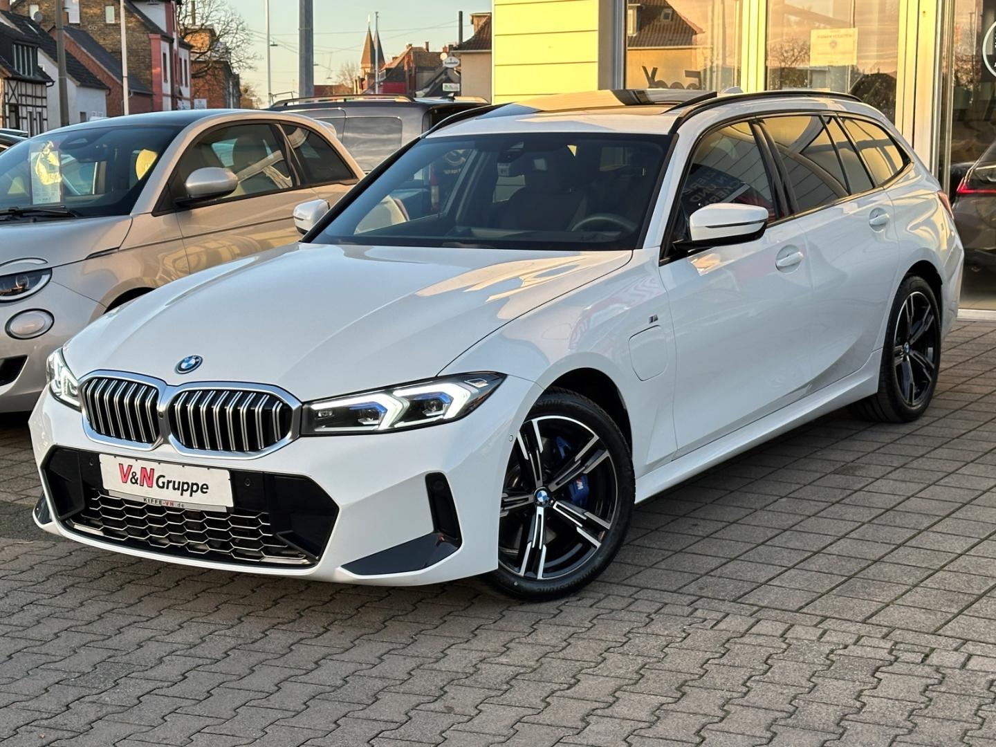 BMW 330 330e M-Sport Touring