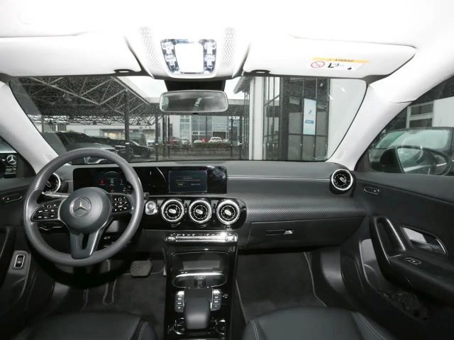 Mercedes-Benz CLA 250 CLA 250 e Coupé