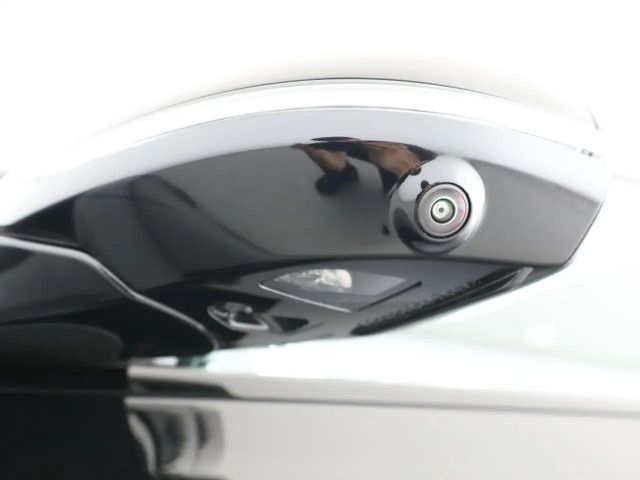 Mercedes-Benz E 220 AMG Line E 220 d Sedan