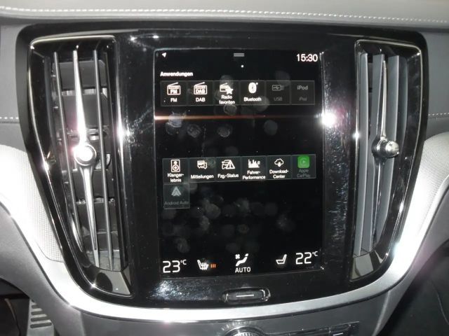 Volvo V60 AWD R-Design T8