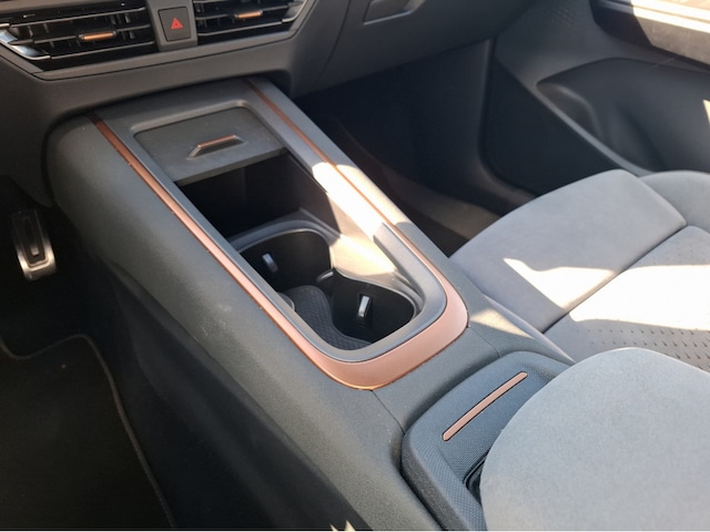 Cupra Born Born  PDC SHZ KAMERA NAVI ACC AKTIVSITZE LED