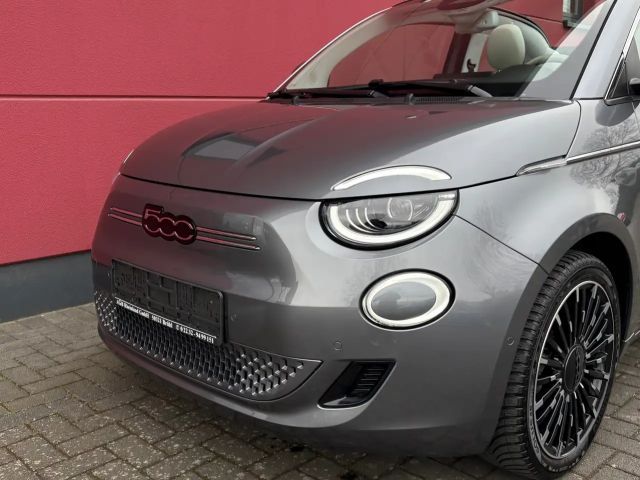 Fiat 500e La Prima