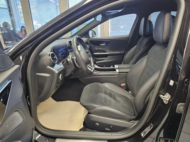 Mercedes-Benz C 200 AMG Line Sedan