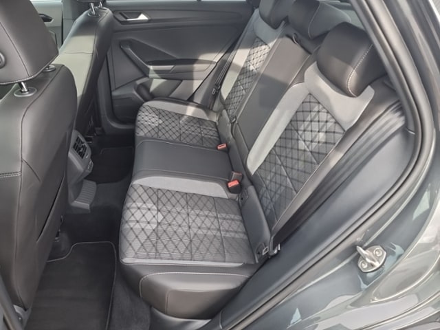 Volkswagen T-Roc 1,5 TSI DSG BLACK STYLE NAVI LED MATRIX AHK KAMERA KLIMA ALU