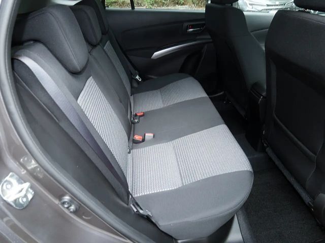 Suzuki S-Cross Hybrid