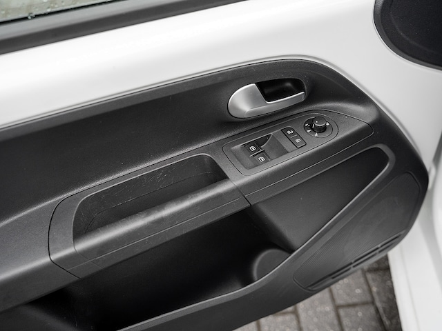 Volkswagen up! Active