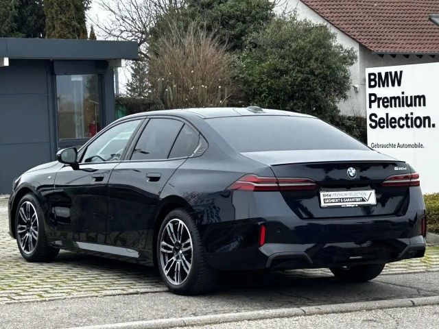 BMW 520 520d M-Sport Sedan