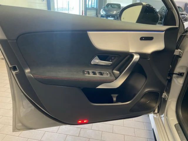 Mercedes-Benz A 35 AMG AMG Line