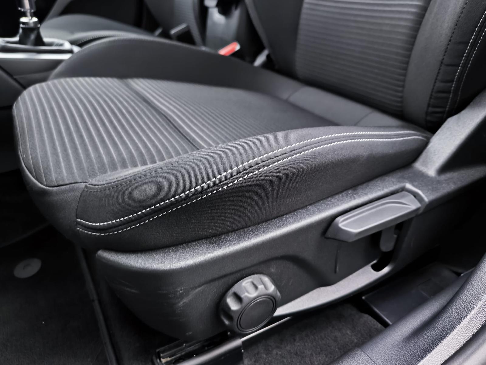 Ford Focus Tur 1.0 Titan >NAVI+LED+SHZ+TEMP+DAB+PDC+