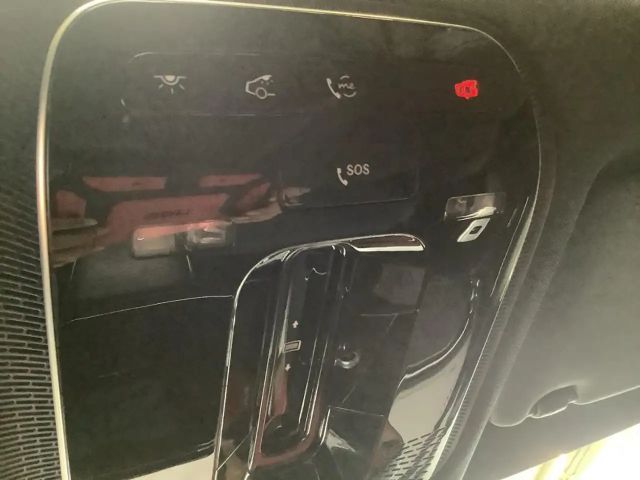 Mercedes-Benz E 200 AMG Line Sedan