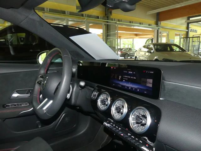 Mercedes-Benz A 200 AMG Line Hatchback