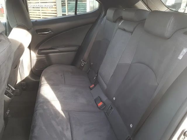 Lexus UX 250h