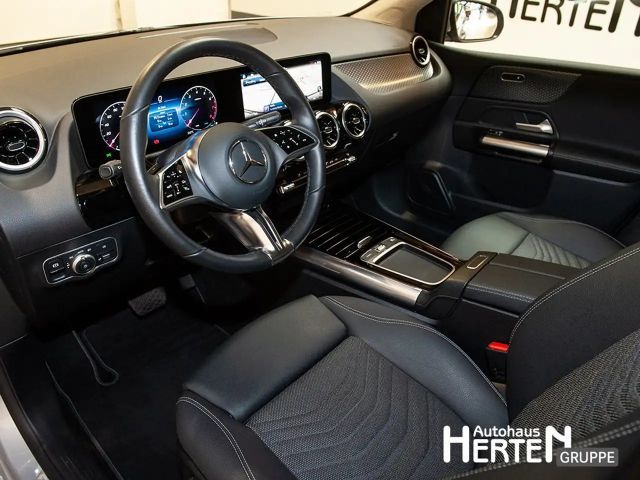 Mercedes-Benz B 180 Progressive Sedan