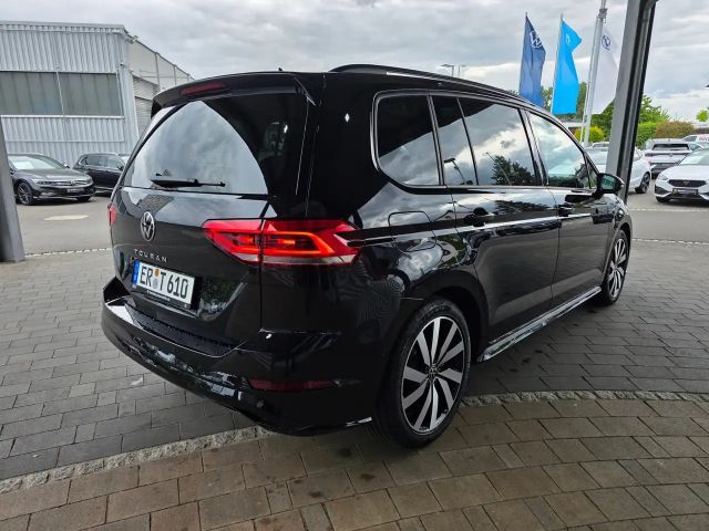 Volkswagen Touran 1.5 TSI DSG IQ.Drive R-Line