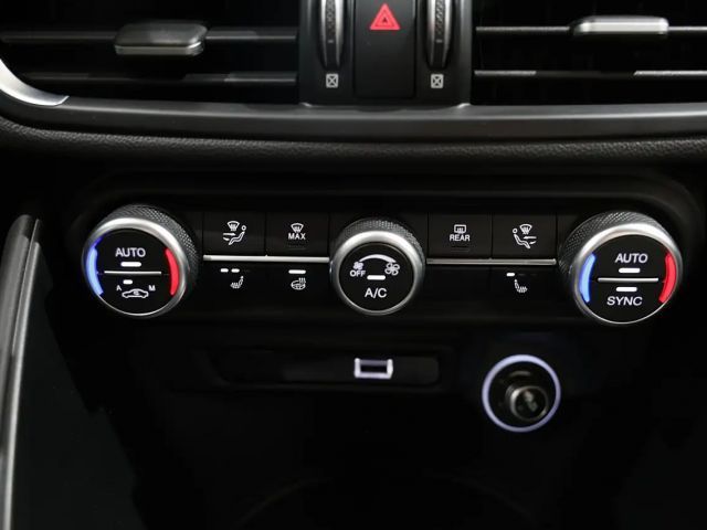 Alfa Romeo Giulia AT8 AWD Q4