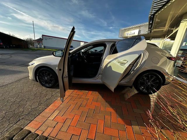 Mazda 3 2.5L Homura SkyActiv e-Skyactiv