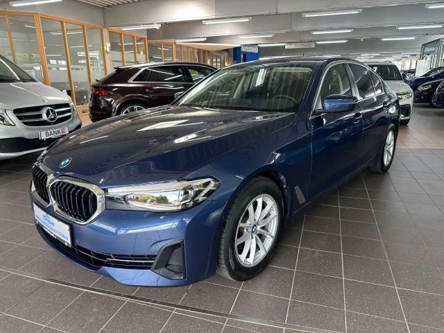 BMW 520 520d Business Line Sedan