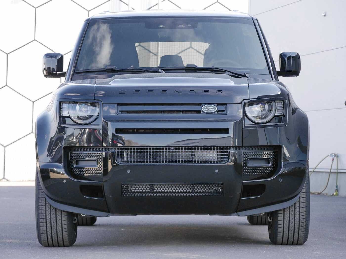 Land Rover Defender 110 Dynamic SE