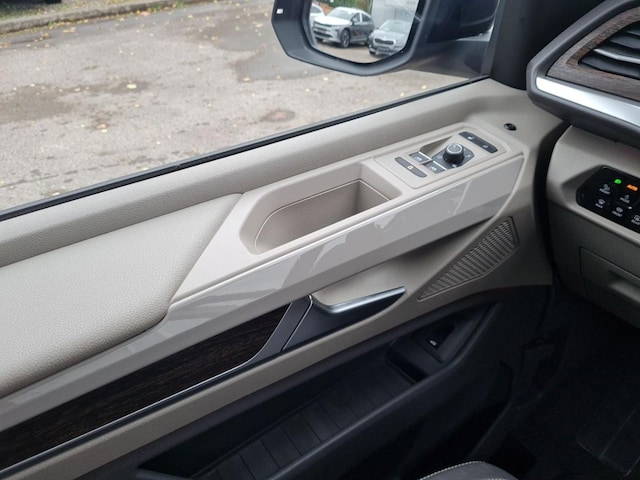 Volkswagen Multivan Lang Style T7