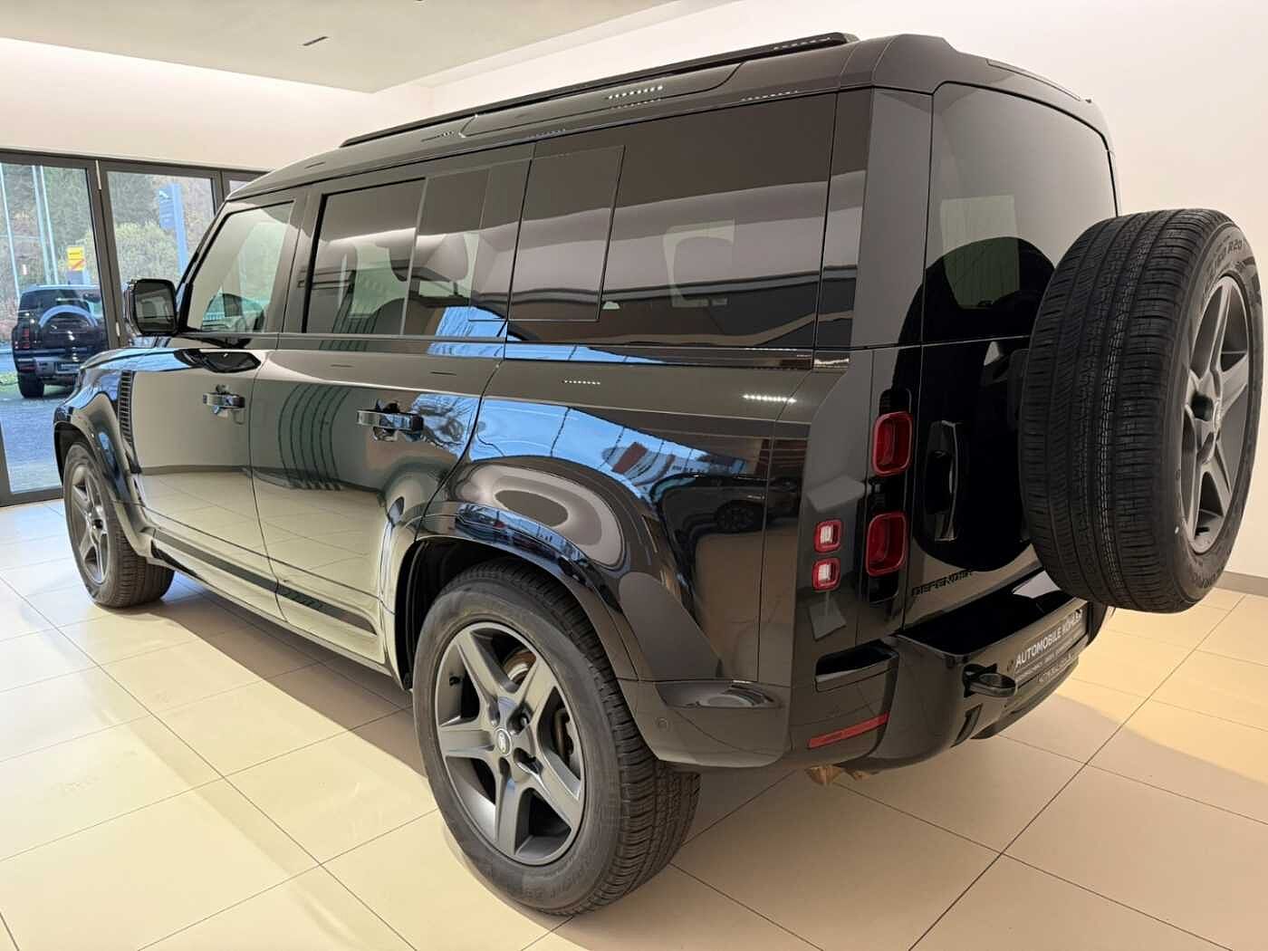 Land Rover Defender 110 Dynamic SE