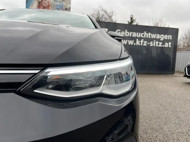 Volkswagen Golf Life Variant