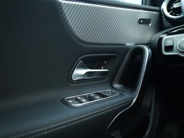 Mercedes-Benz A 180 Hatchback Progressive