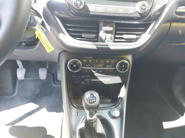 Ford Puma EcoBoost Titanium