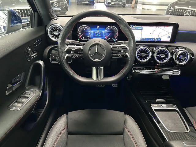 Mercedes-Benz A 250 4MATIC AMG Line