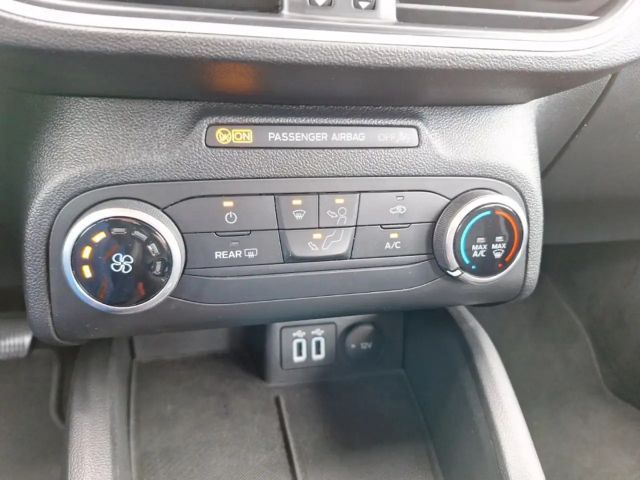 Ford Focus Cool & Connect Wagon