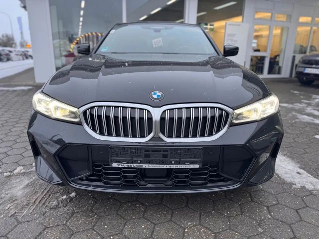 BMW 320 320d M-Sport Sedan xDrive